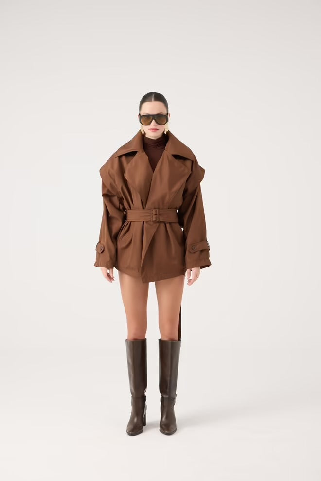 Elegant Trenchcoat With Notched Collar
