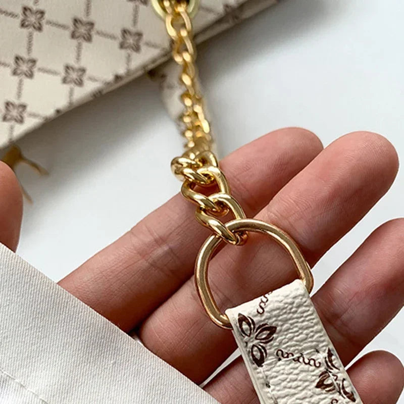 Chic Capacity Shoulder Bag™